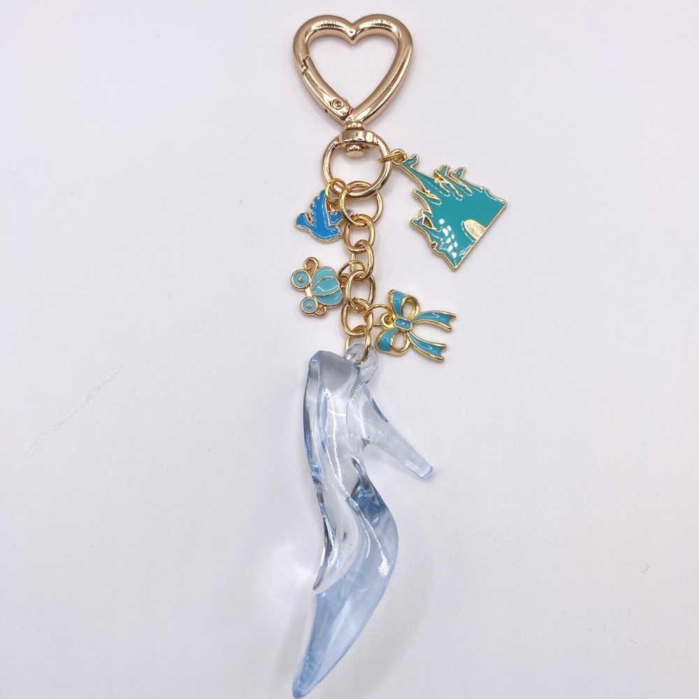 Cinderella glass slipper purse charm keychain with gold heart clasp - Picture 7 of 8